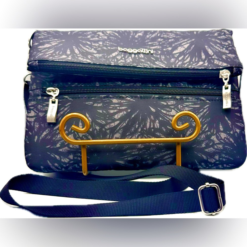 Baggallini Flip Zip Crossbody Bag, Black & Gray, Excellent Condition - Picture 3 of 10